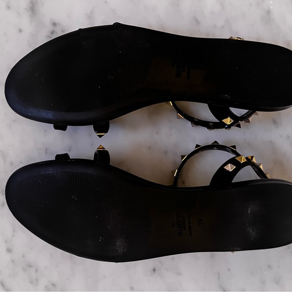 VALENTINO GARAVANI Rockstud Sandal sz 9 great condition no stretching or cracks - Picture 5 of 6